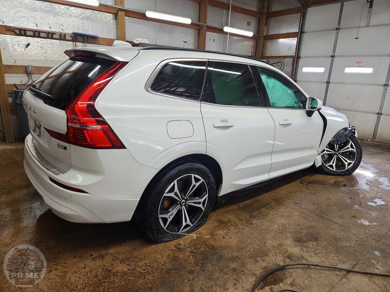 2022 VOLVO XC60 — фото 6