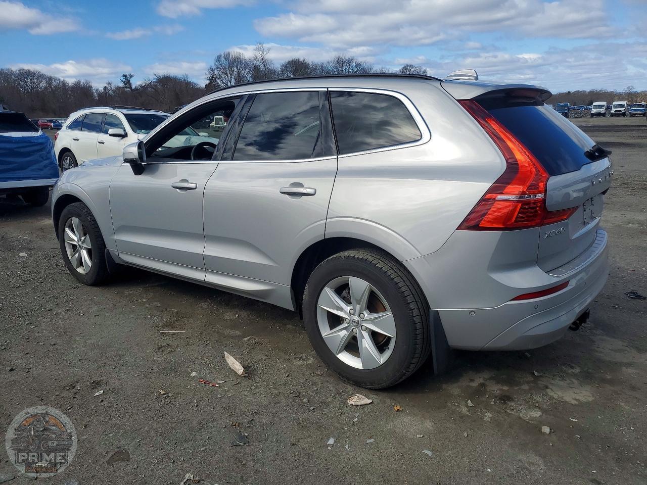 2022 VOLVO XC60 — фото 2