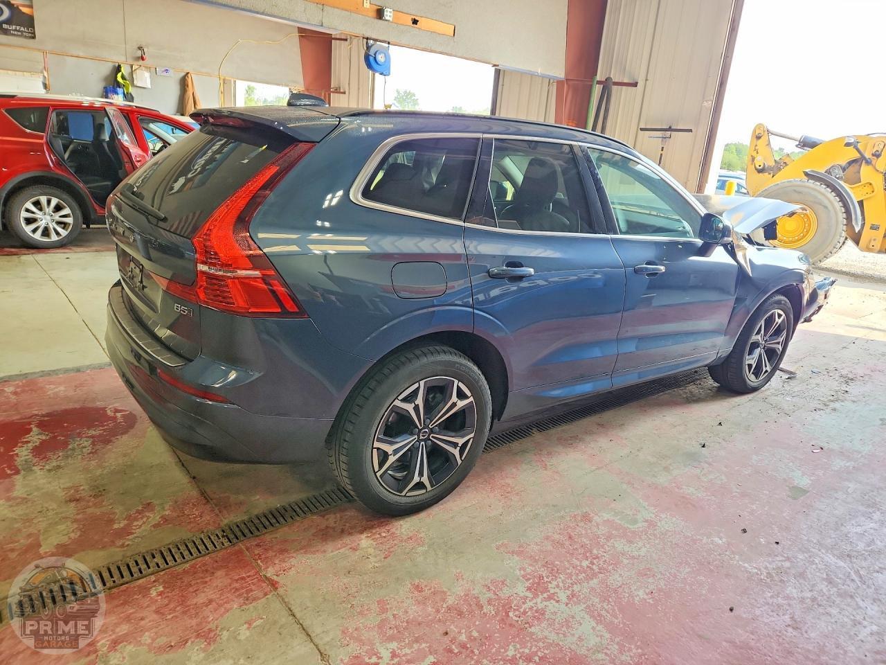 2022 VOLVO XC60 — фото 3