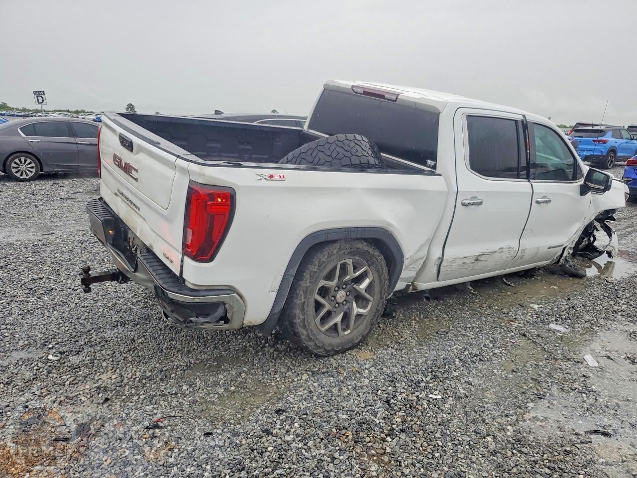 2022 GMC SIERRA — фото 3
