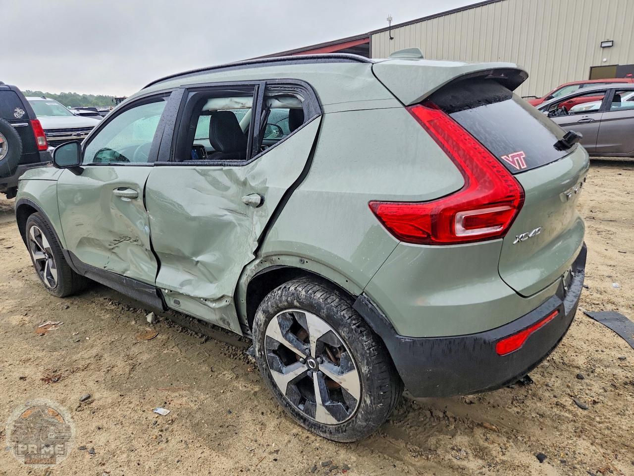 2024 VOLVO XC40 — фото 2