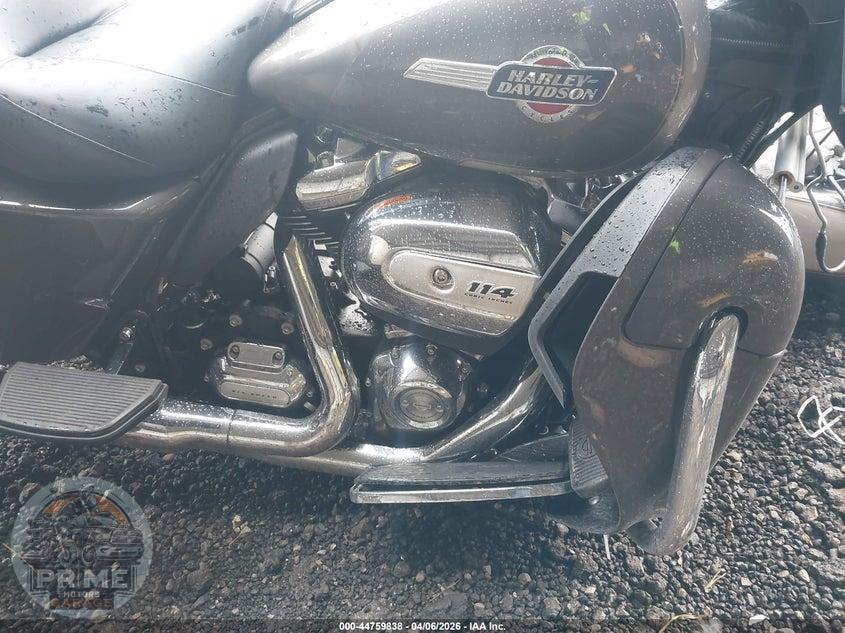 2023 HARLEY-DAVIDSON FLHTCUTG (TRI GLIDE ULTRA CLASSIC) — фото 8