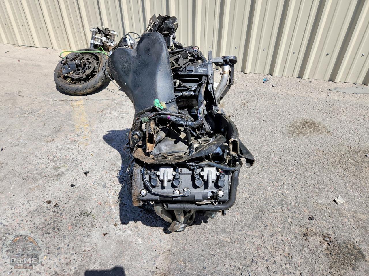 2010 YAMAHA YZFR1 — фото 2