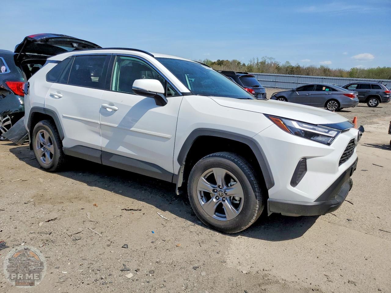 2025 TOYOTA RAV4 — фото 4