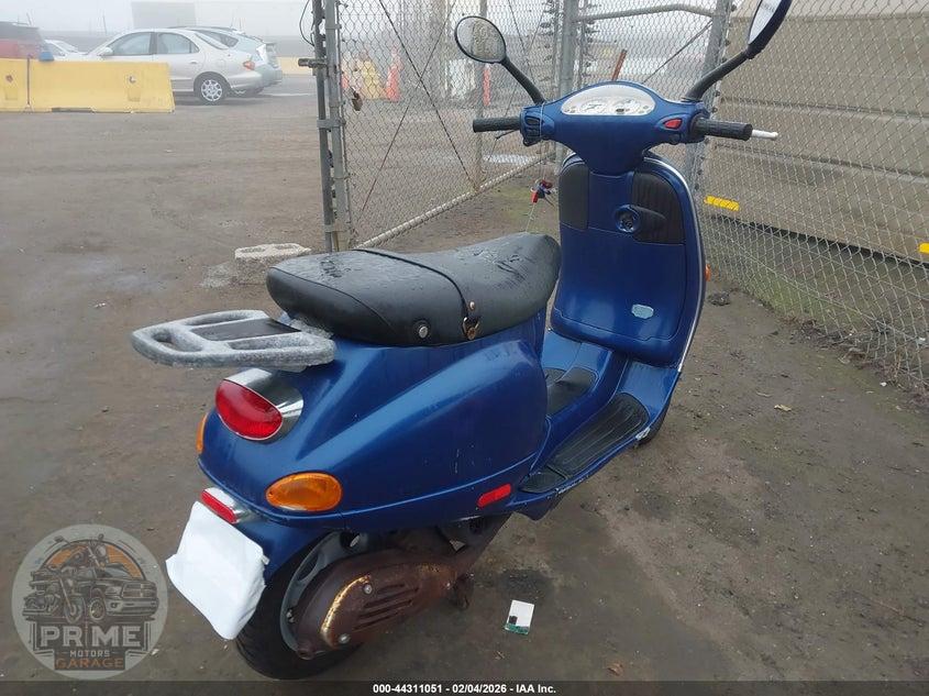 2005 VESPA M198F — фото 4