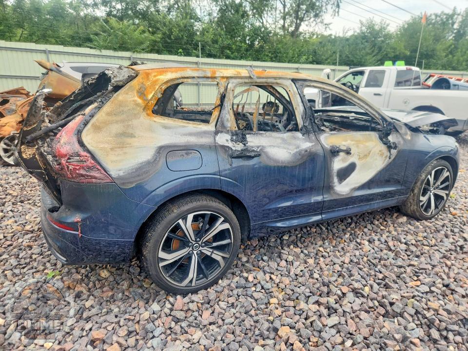 2024 VOLVO XC60 — фото 3