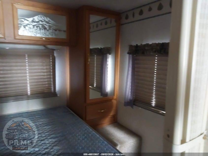 2002 WORKHORSE CUSTOM CHASSIS MOTORHOME CHASSIS P3500 — фото 15