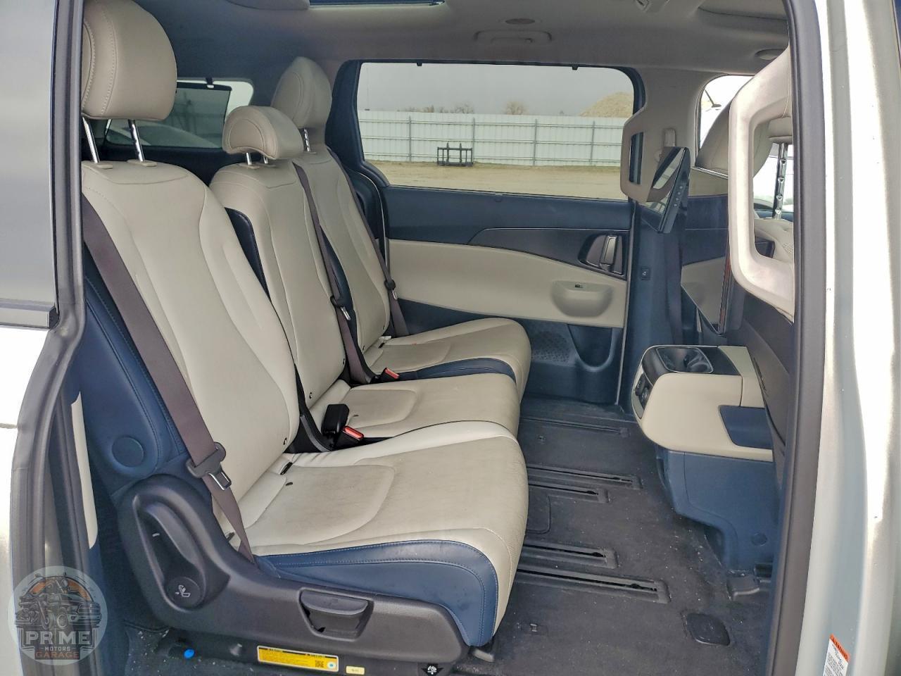 2025 KIA CARNIVAL — фото 11