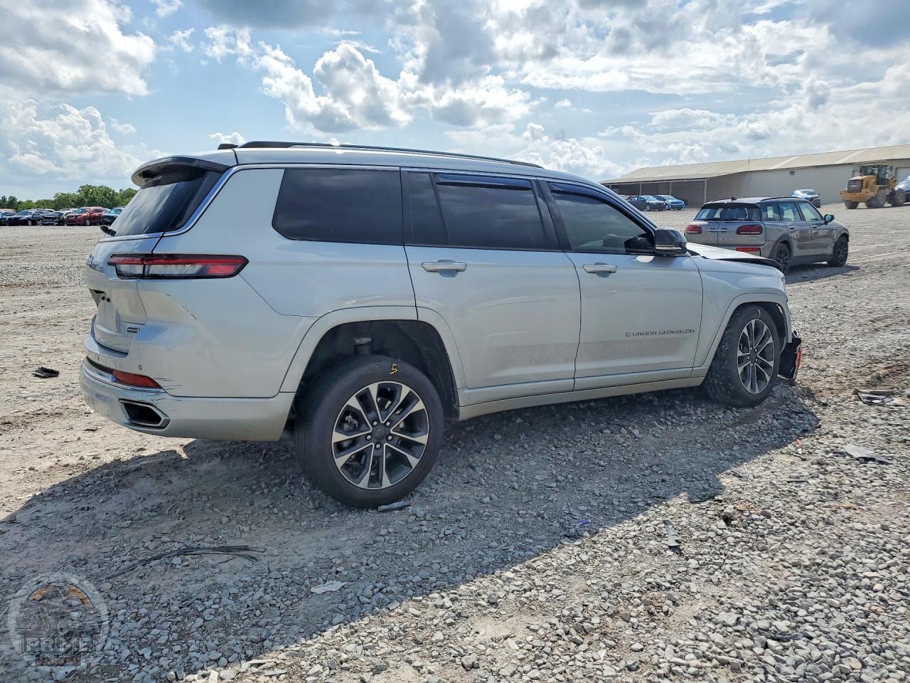 2023 JEEP GRAND CHEROKEE — фото 3