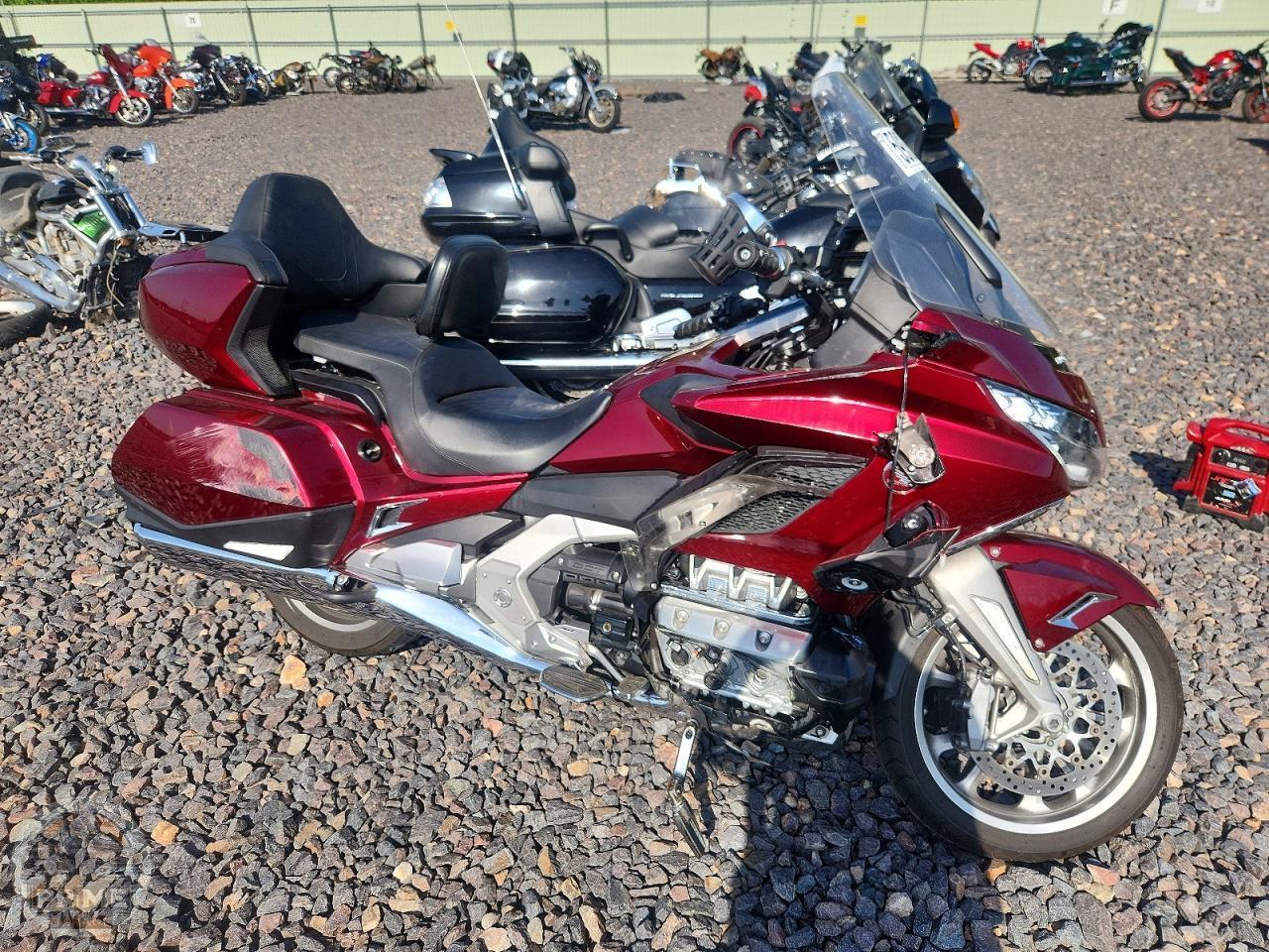 2018 HONDA GL1800 — фото 1