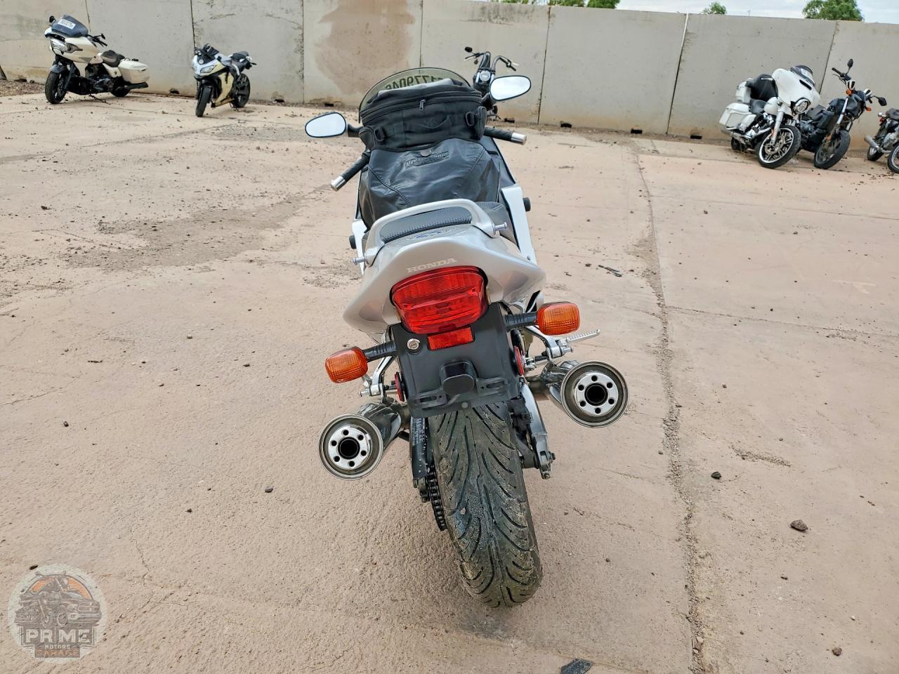 2002 HONDA CBR1100 — фото 10