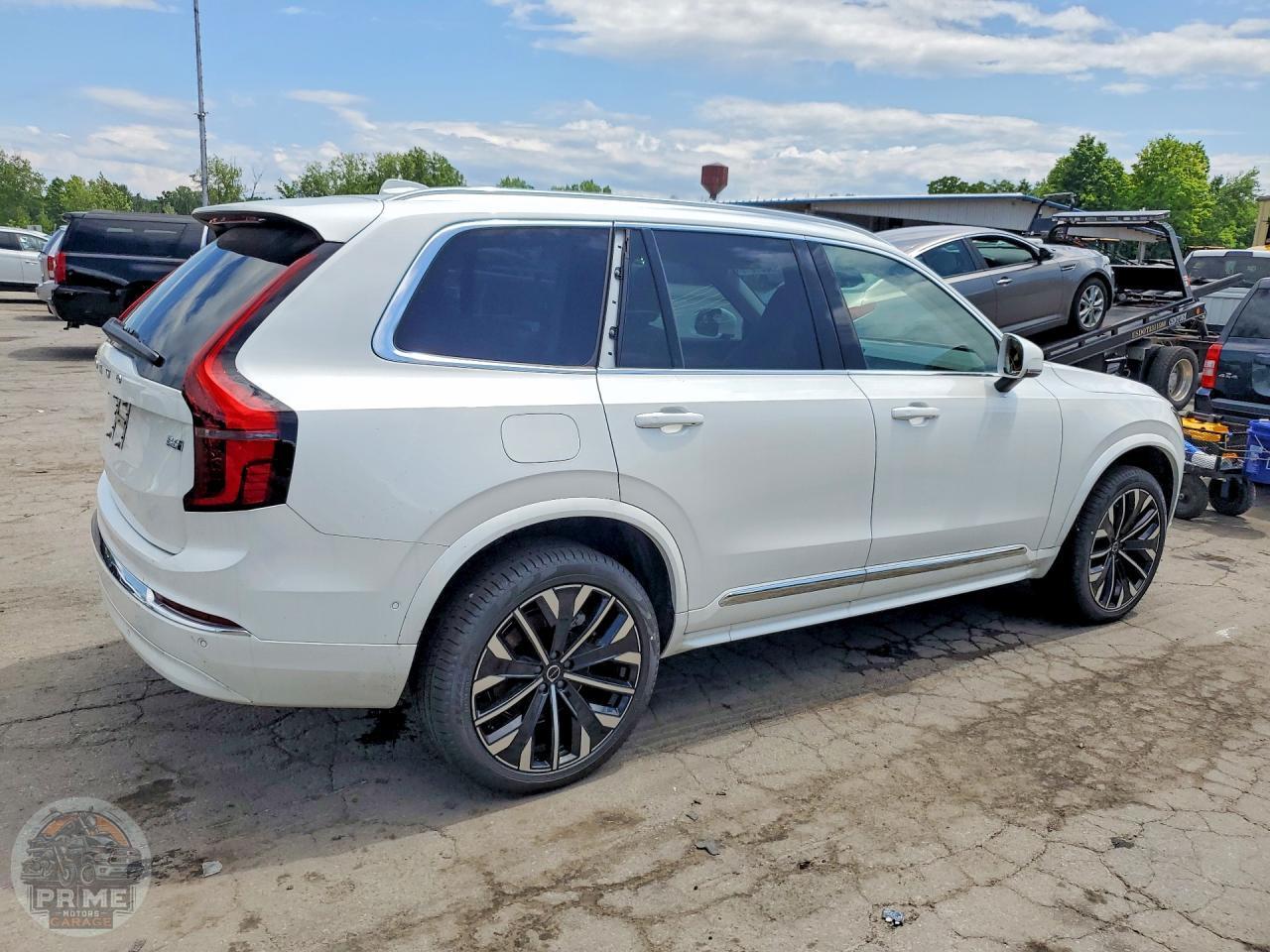 2026 VOLVO XC90 — фото 3