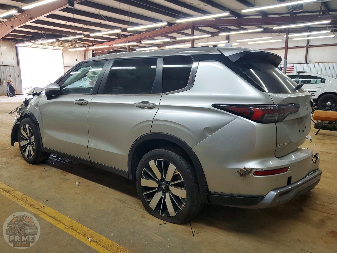 2025 MITSUBISHI OUTLANDER — фото 2