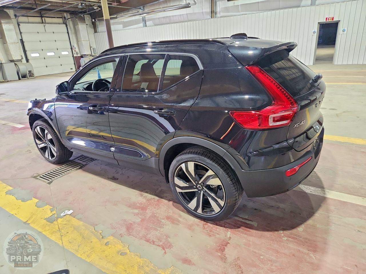 2026 VOLVO XC40 — фото 2