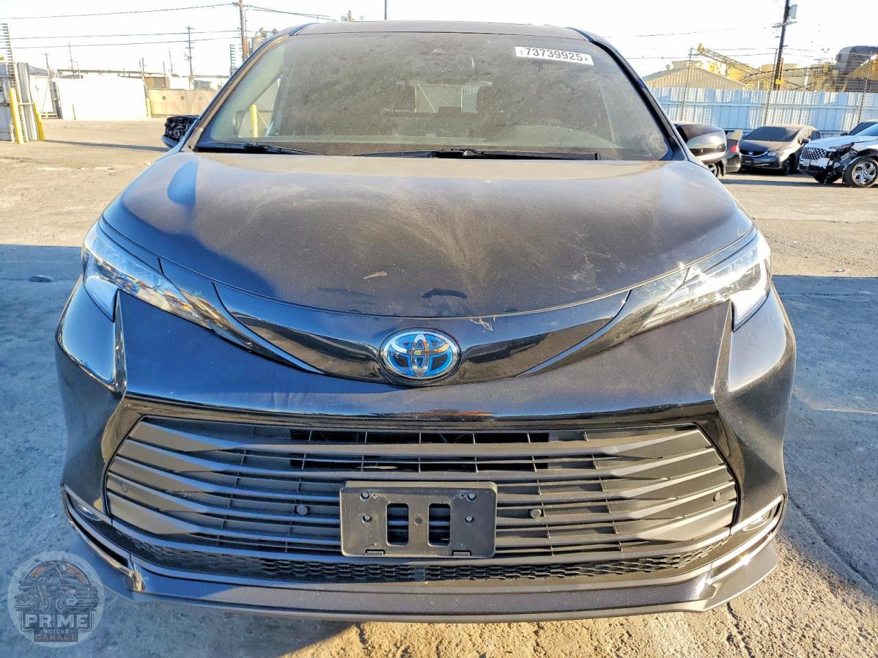 2025 TOYOTA SIENNA — фото 10
