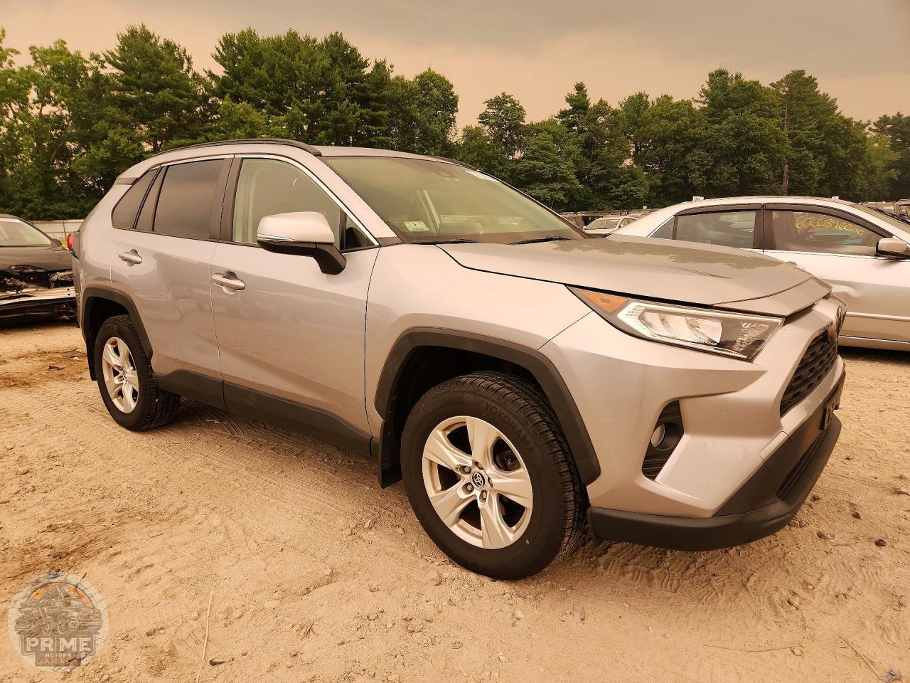 2020 TOYOTA RAV4 — фото 4