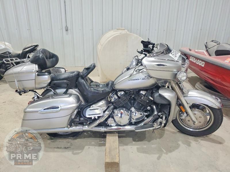2005 YAMAHA XVZ13 — фото 1