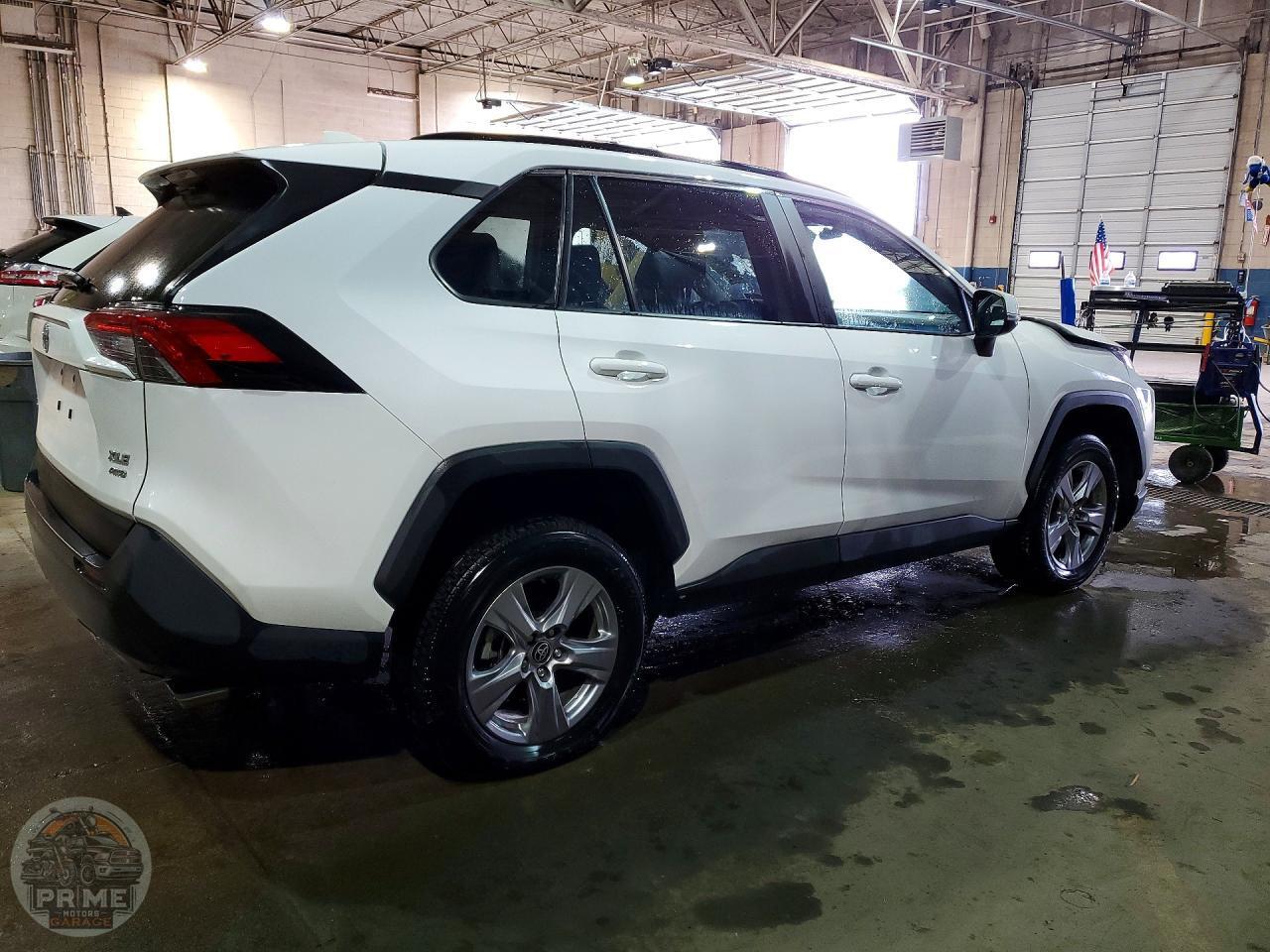 2025 TOYOTA RAV4 — фото 3