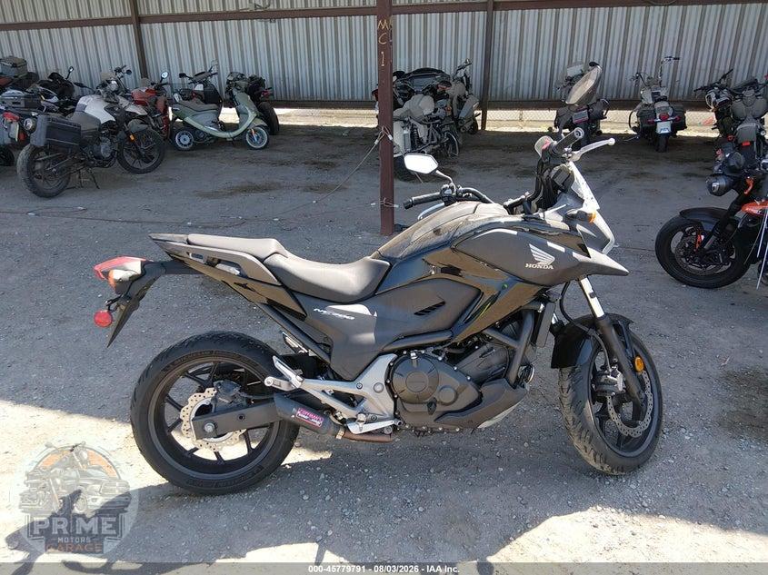 2015 HONDA NC700X — фото 12