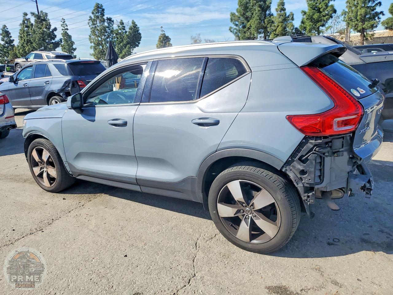 2020 VOLVO XC40 — фото 2