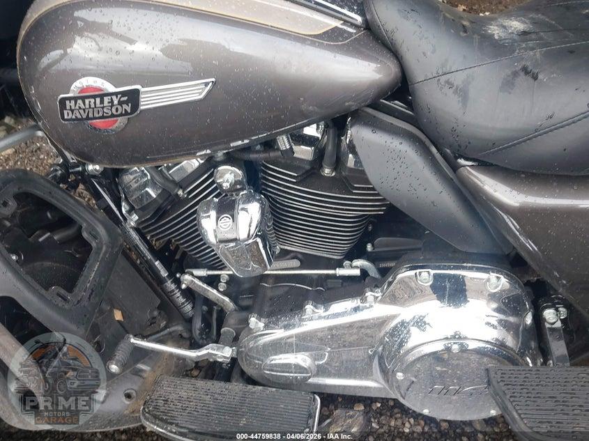 2023 HARLEY-DAVIDSON FLHTCUTG (TRI GLIDE ULTRA CLASSIC) — фото 9