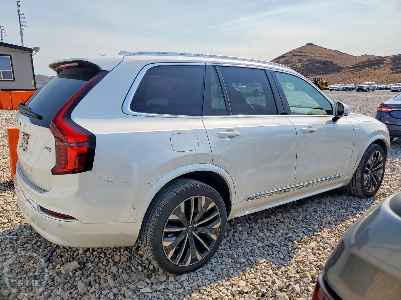 2025 VOLVO XC90 — фото 3