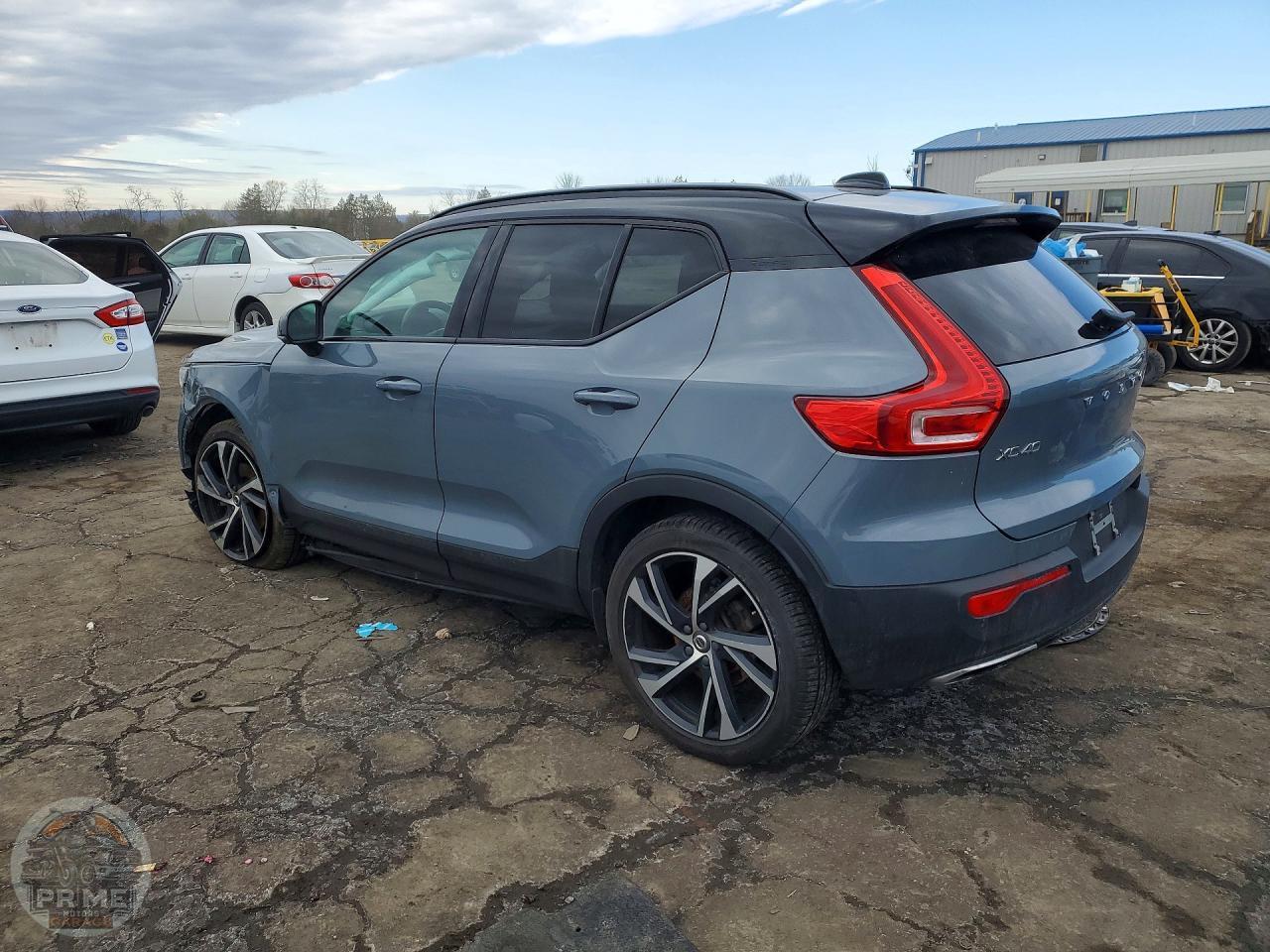 2020 VOLVO XC40 — фото 2