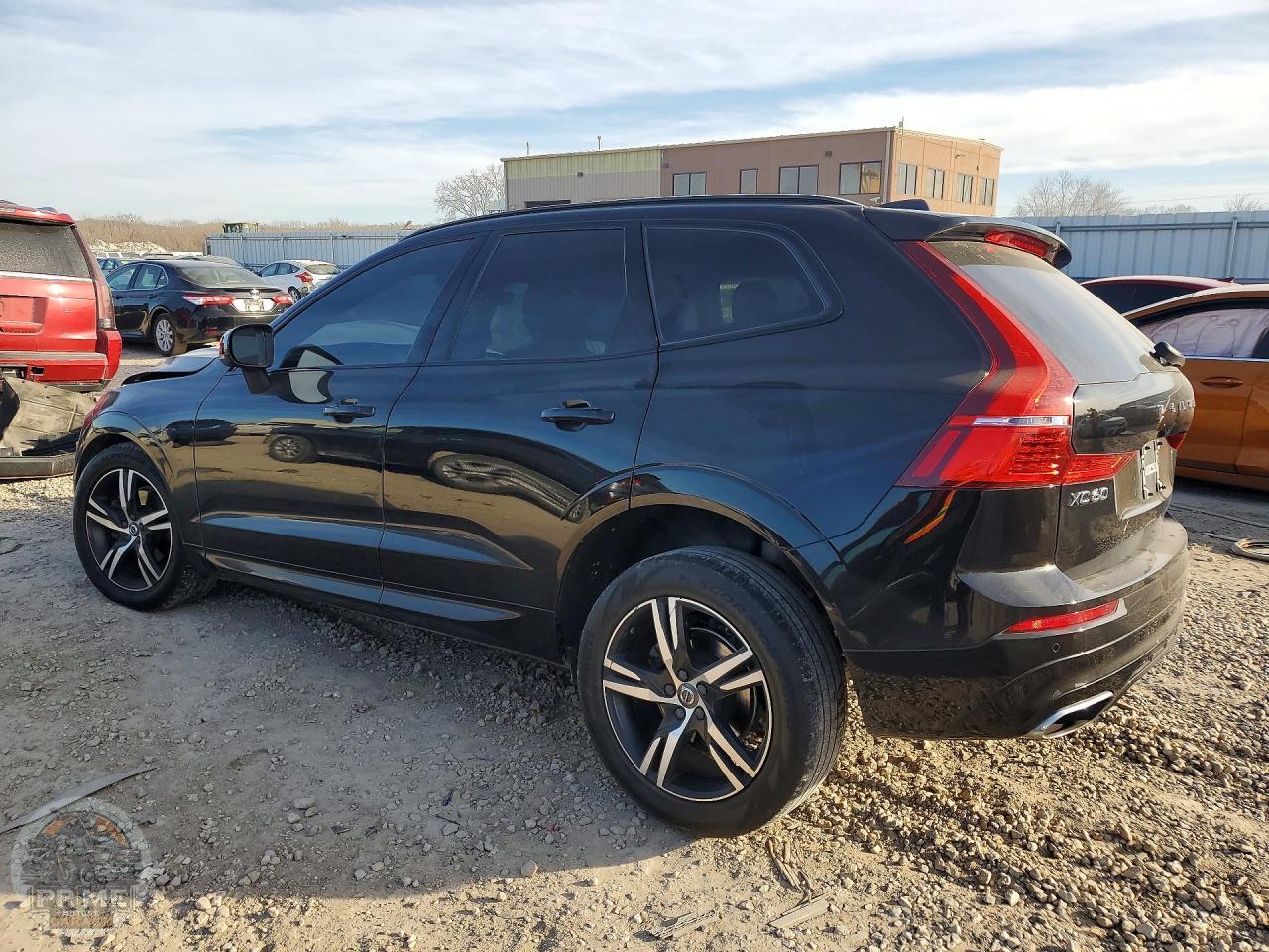 2021 VOLVO XC60 — фото 2