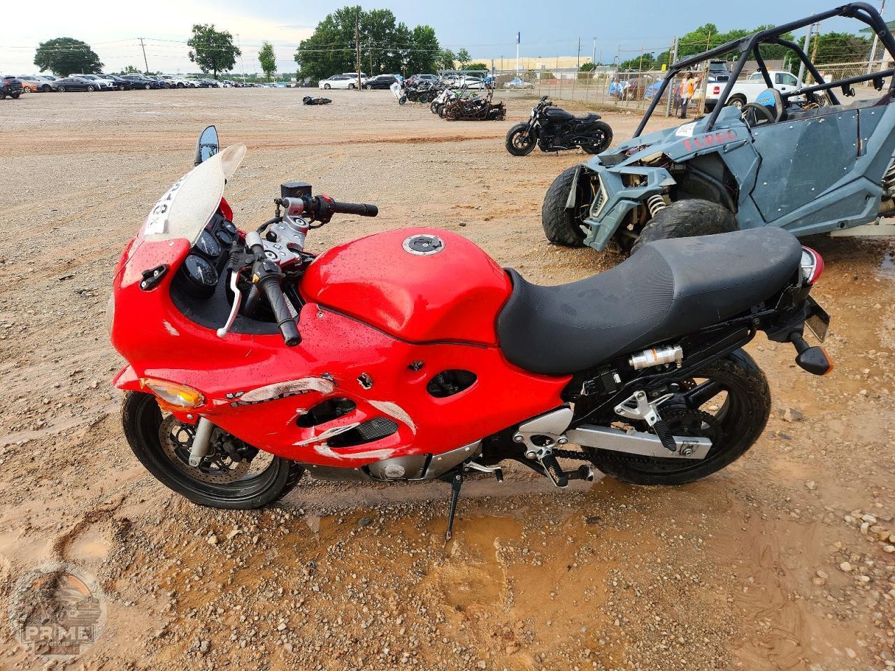 2005 SUZUKI GSX750 — фото 3