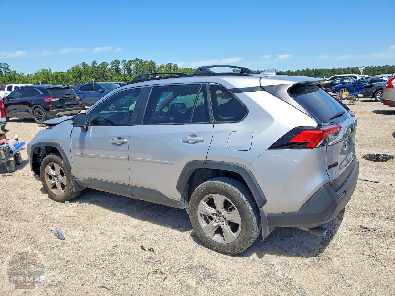 2025 TOYOTA RAV4 — фото 2