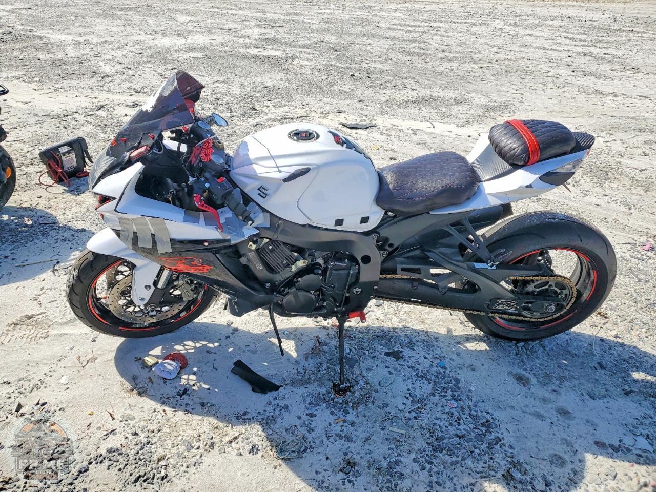 2019 SUZUKI GSX R750 — фото 3