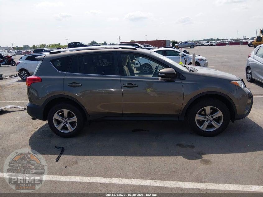 2015 TOYOTA RAV4 XLE — фото 14