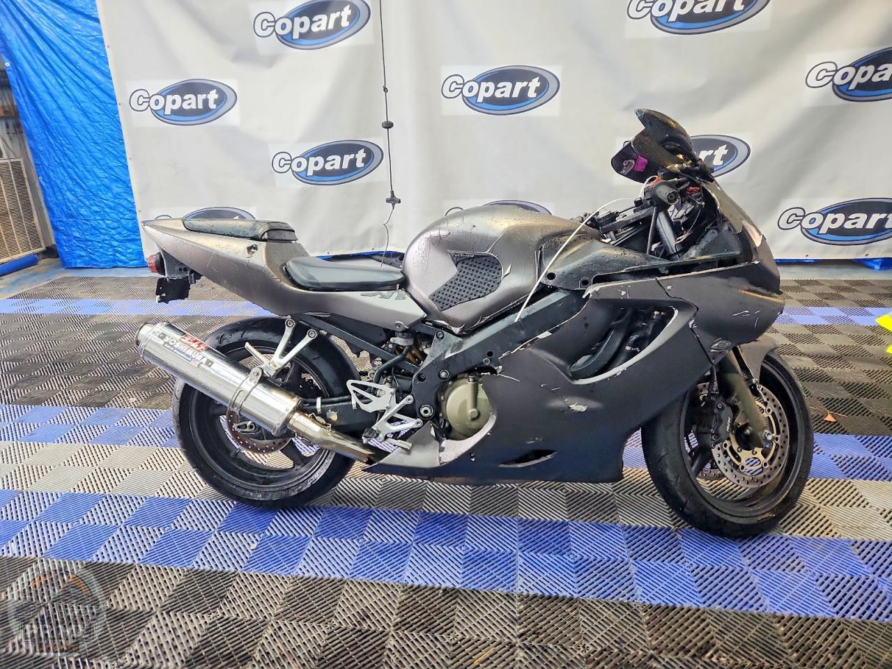2001 HONDA CBR600 — фото 1