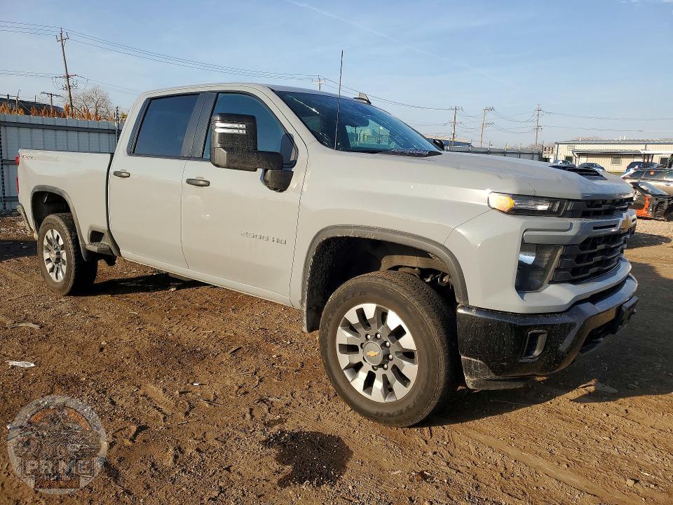 2024 CHEVROLET SILVERADO — фото 4