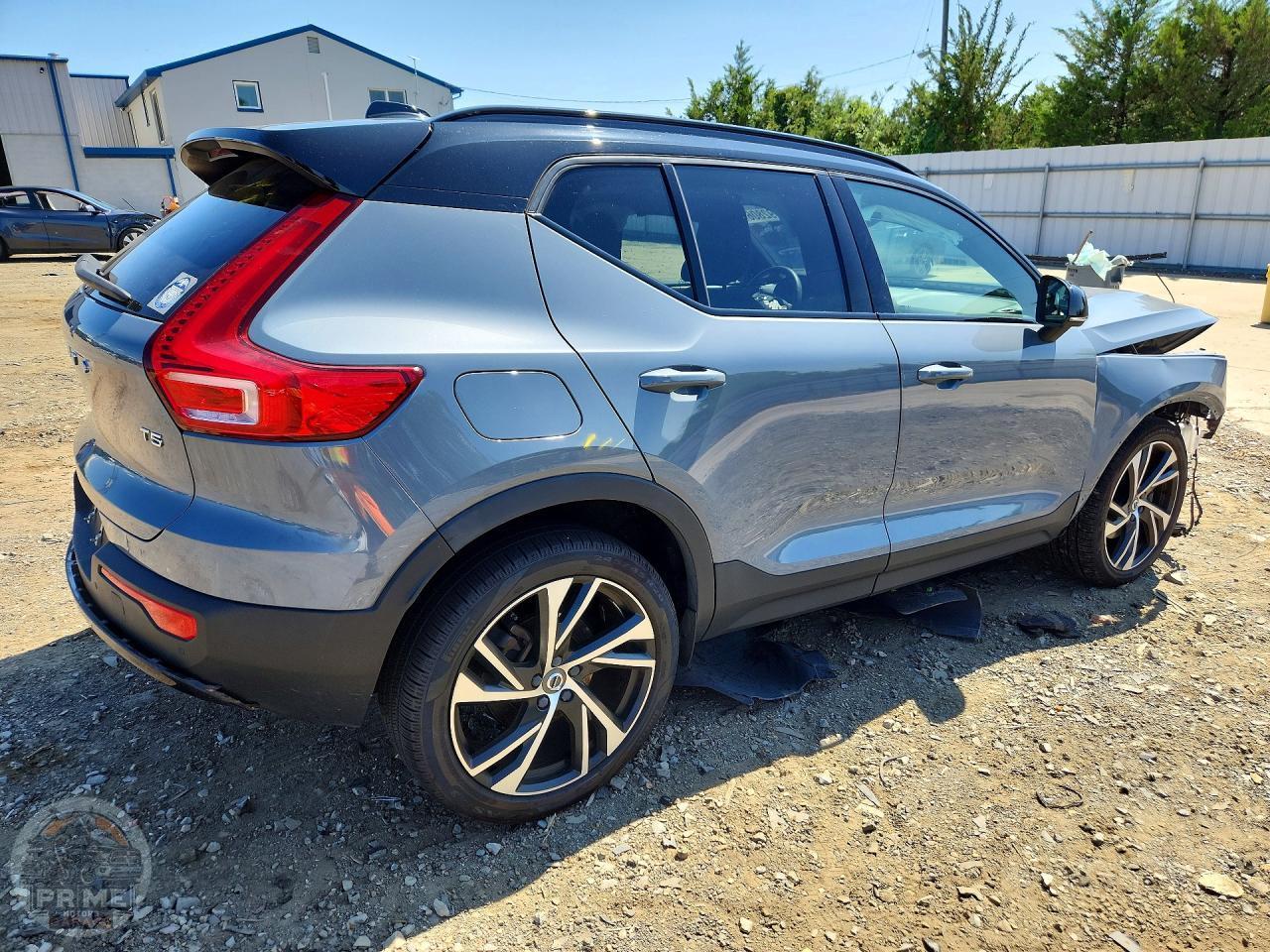 2021 VOLVO XC40 — фото 1