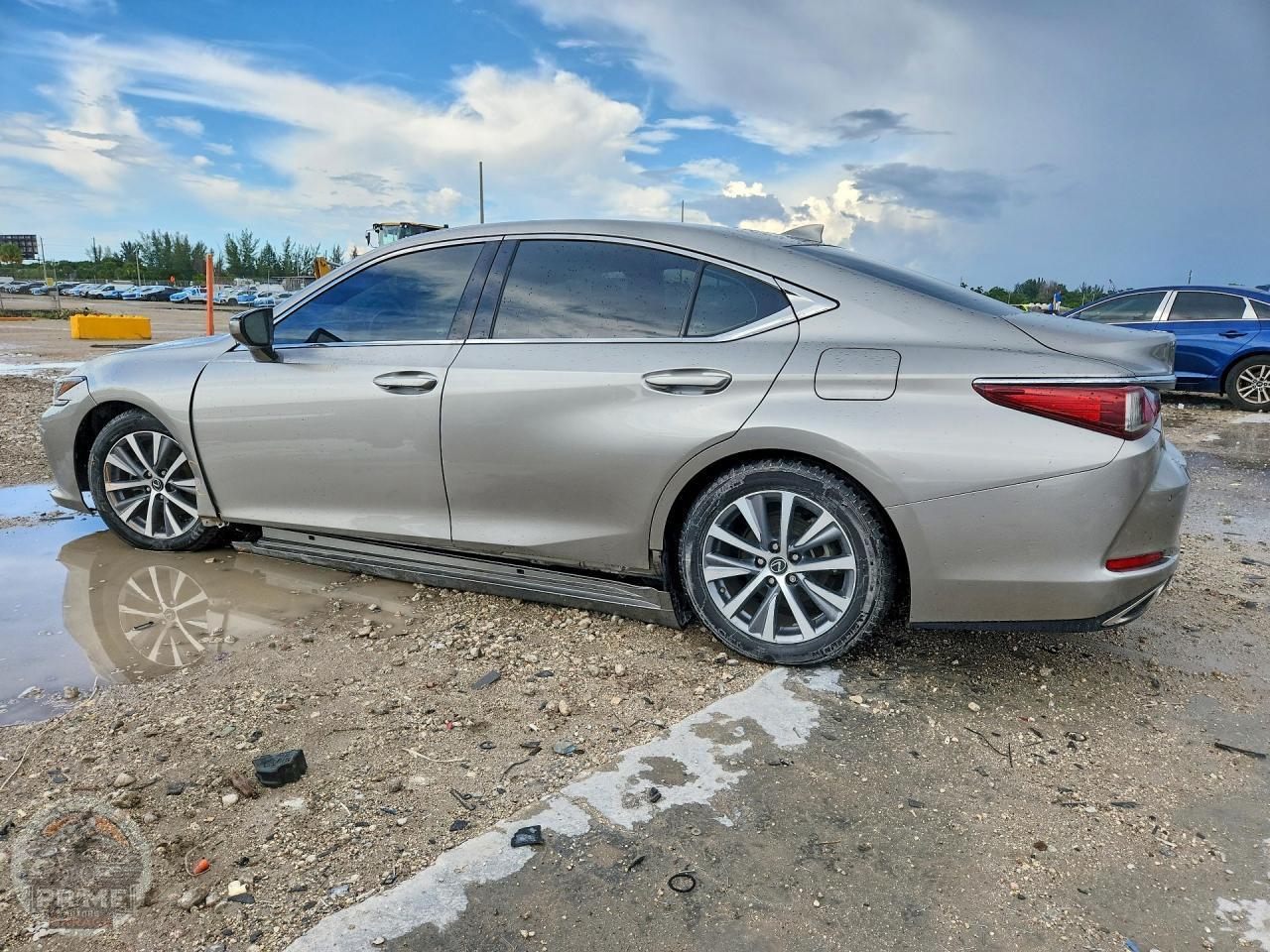 2021 LEXUS ES — фото 2