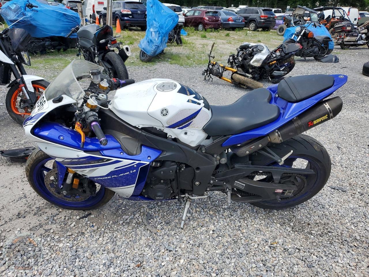 2014 YAMAHA YZFR1 — фото 3
