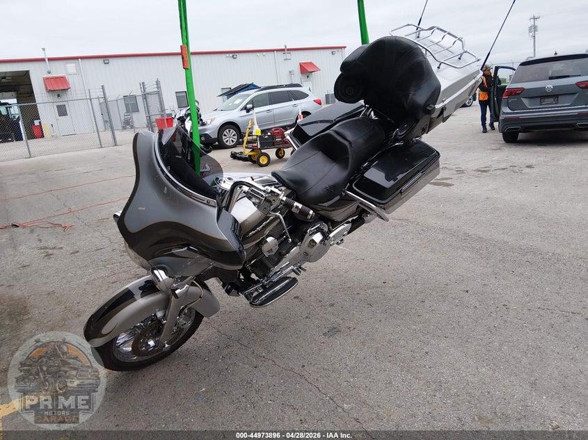 2013 HARLEY-DAVIDSON FLHTCUSE (CVO ULTRA CLASSIC SCREAMIN EAGLE) CVO ULTRA CLS ELECTRA GLD — фото 2
