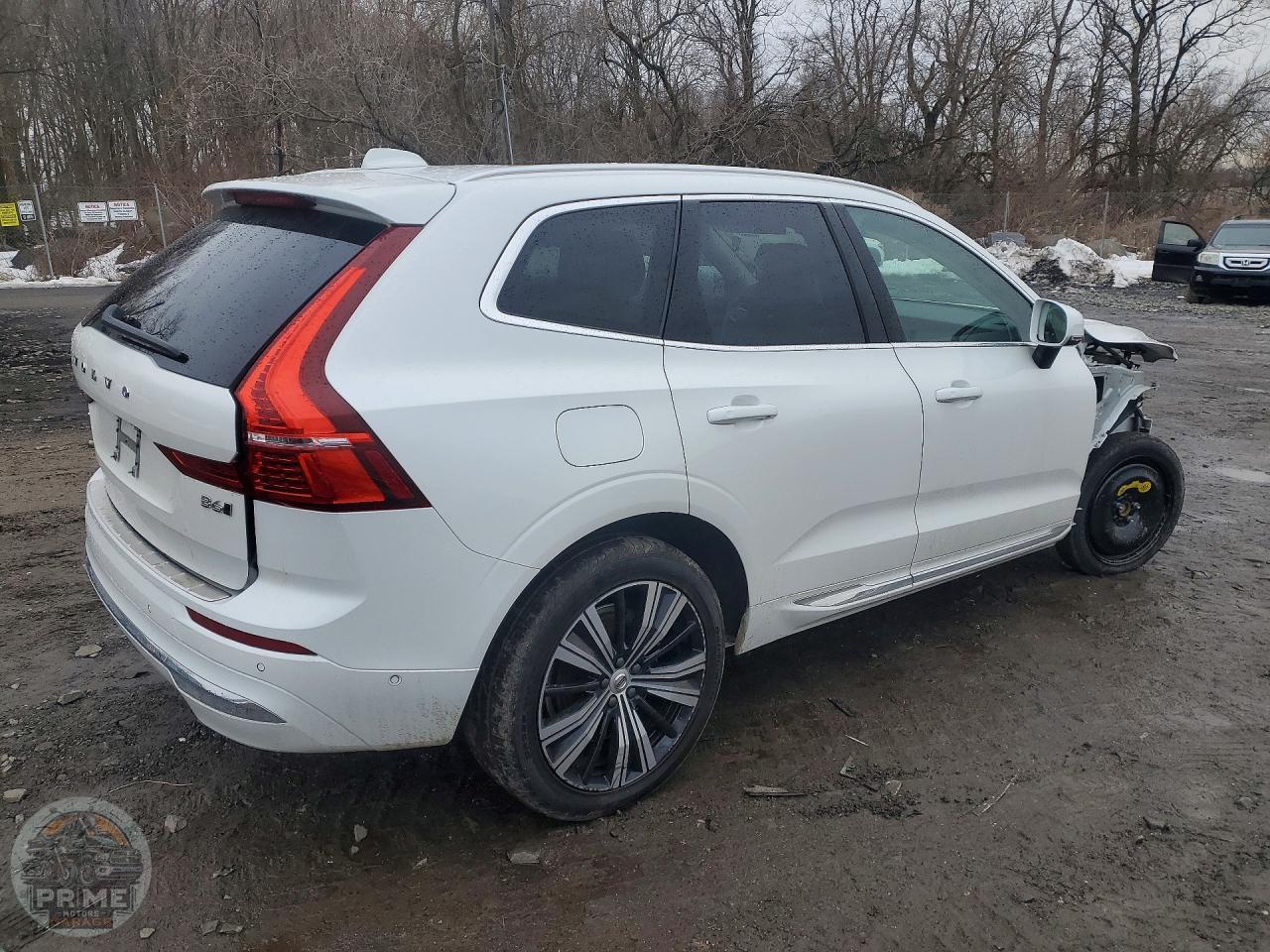 2022 VOLVO XC60 — фото 3