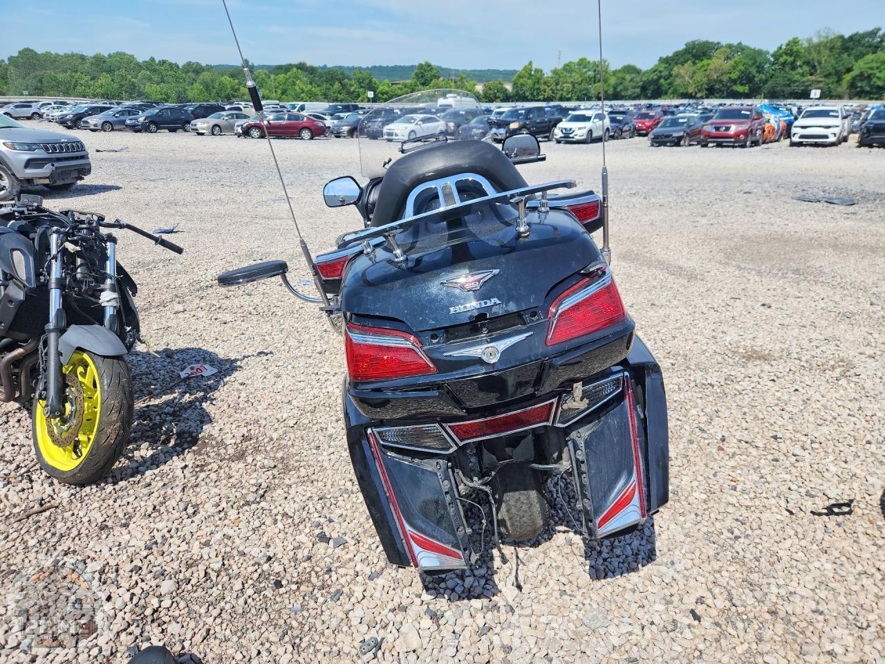 2015 HONDA GL1800 — фото 4