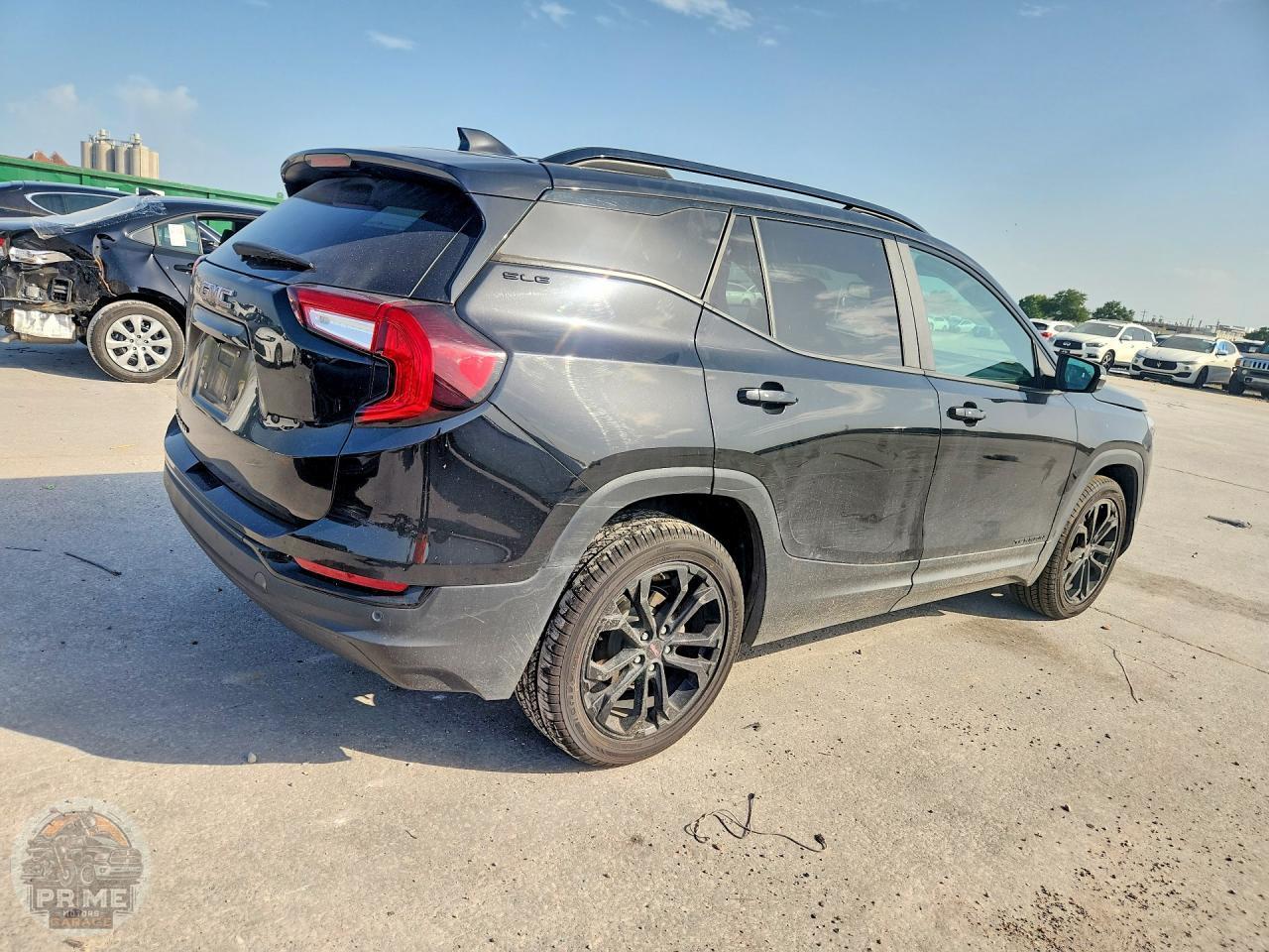 2022 GMC TERRAIN — фото 3