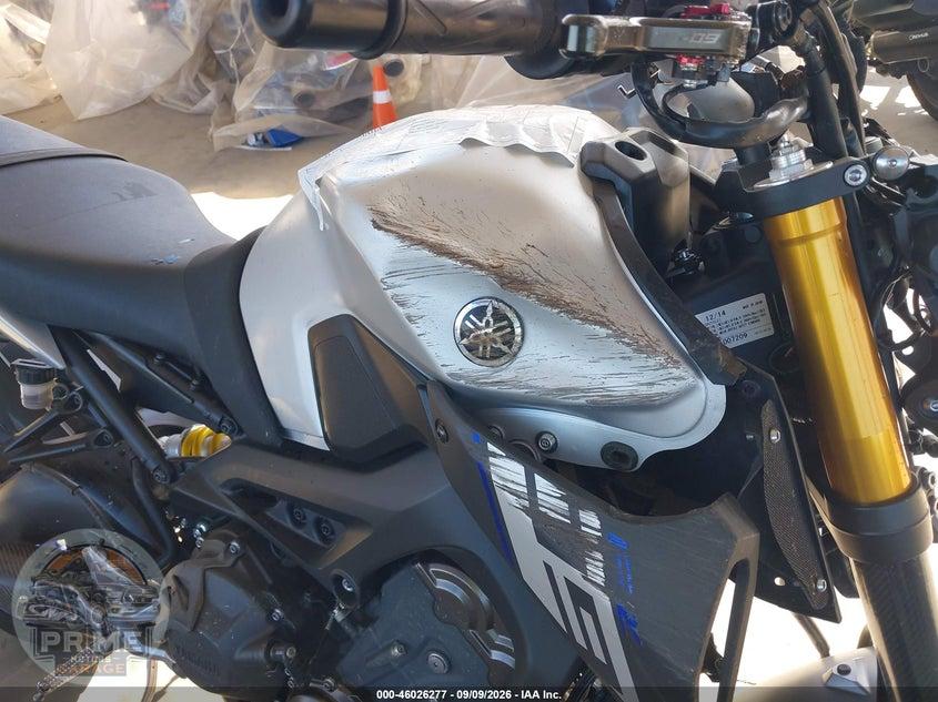 2015 YAMAHA FZ09 — фото 16