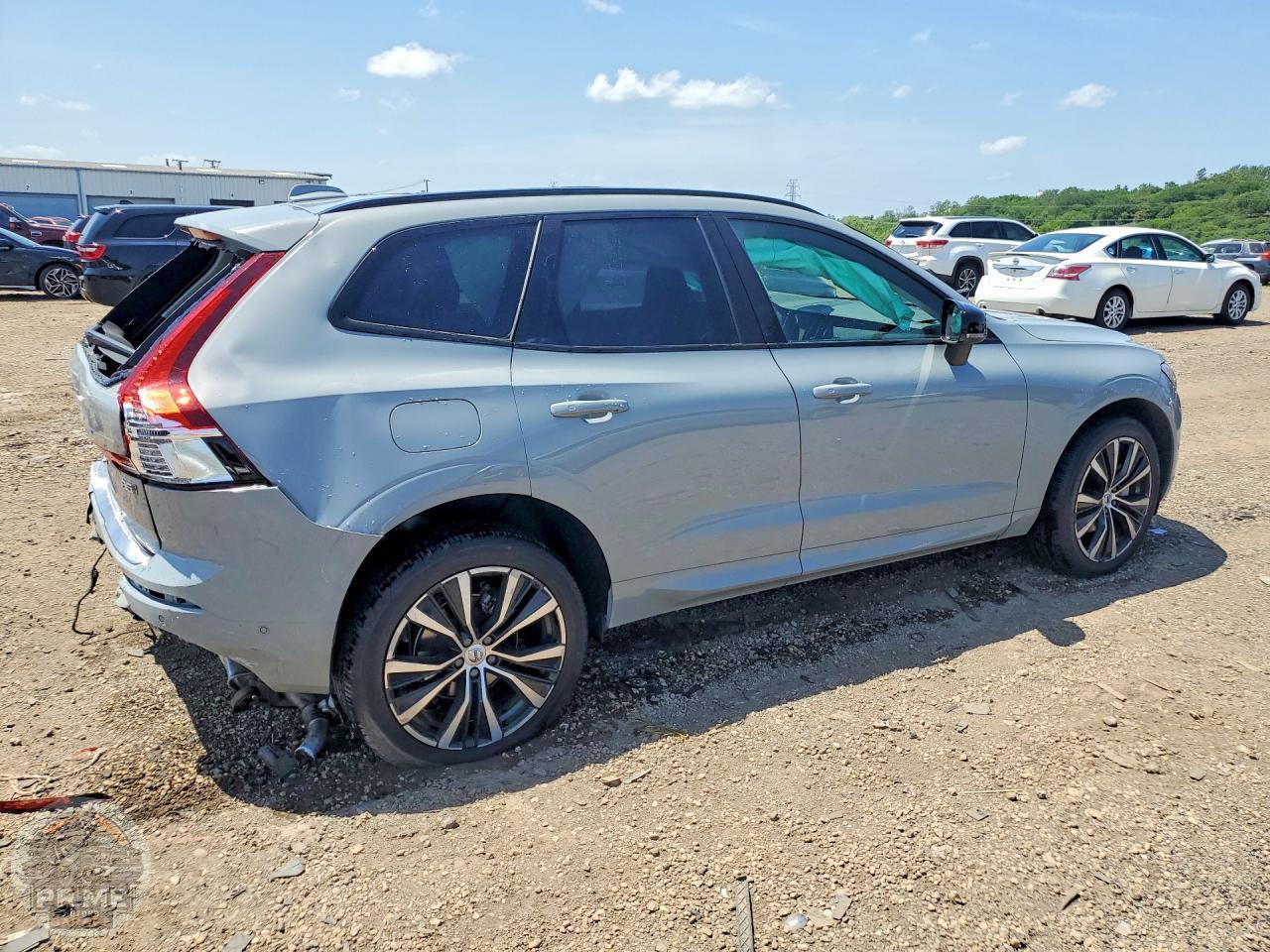 2025 VOLVO XC60 — фото 3