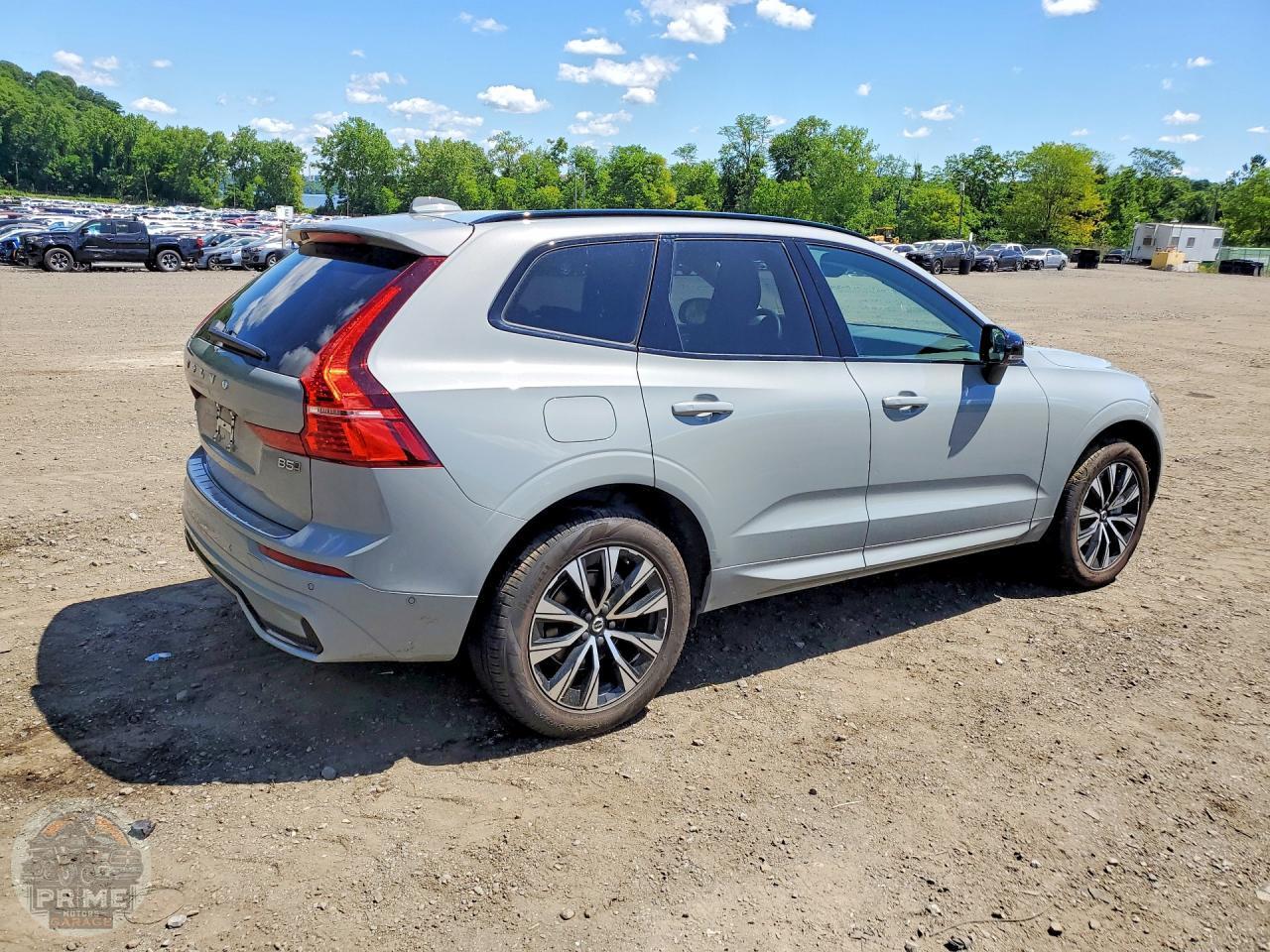 2025 VOLVO XC60 — фото 3