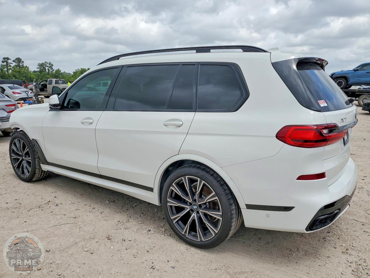 2021 BMW X7 — фото 2