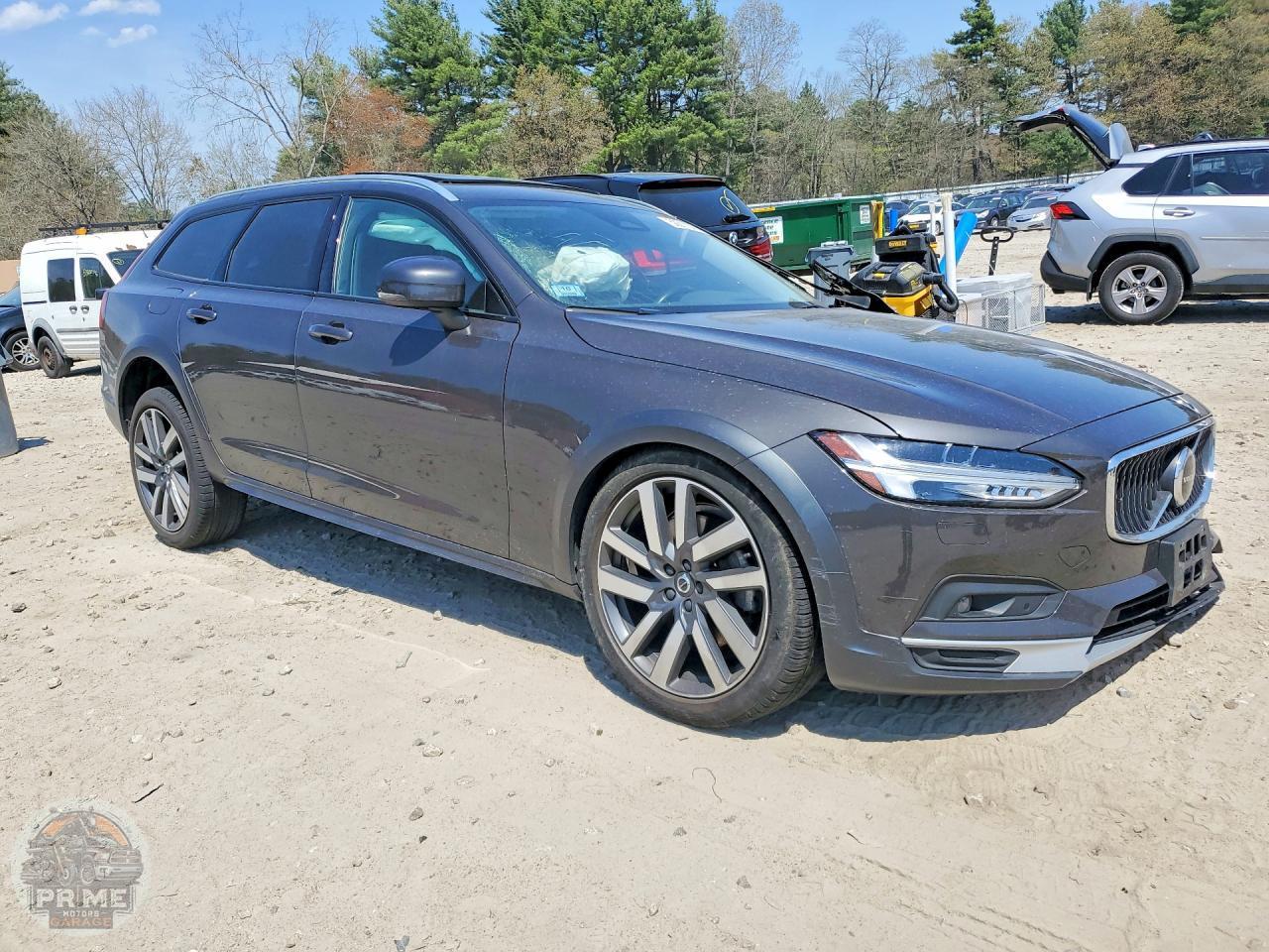 2022 VOLVO V90 — фото 4