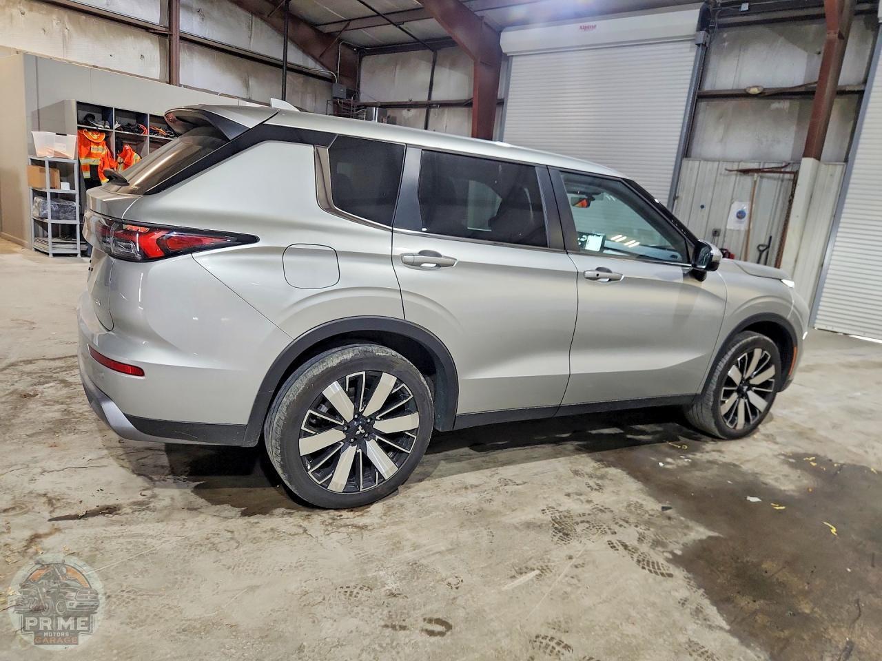 2025 MITSUBISHI OUTLANDER — фото 3