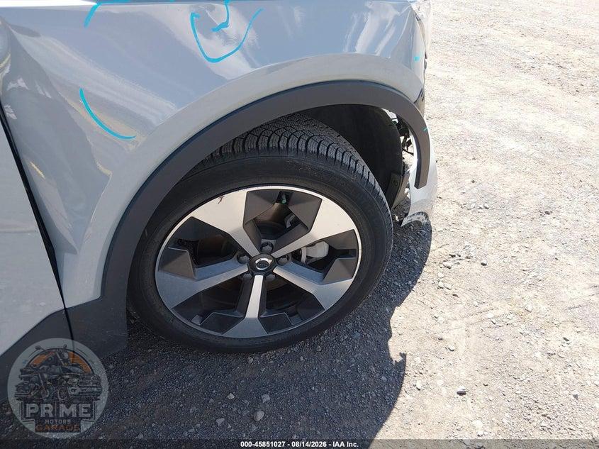 2024 VOLVO XC40 B5 PLUS DARK THEME — фото 6