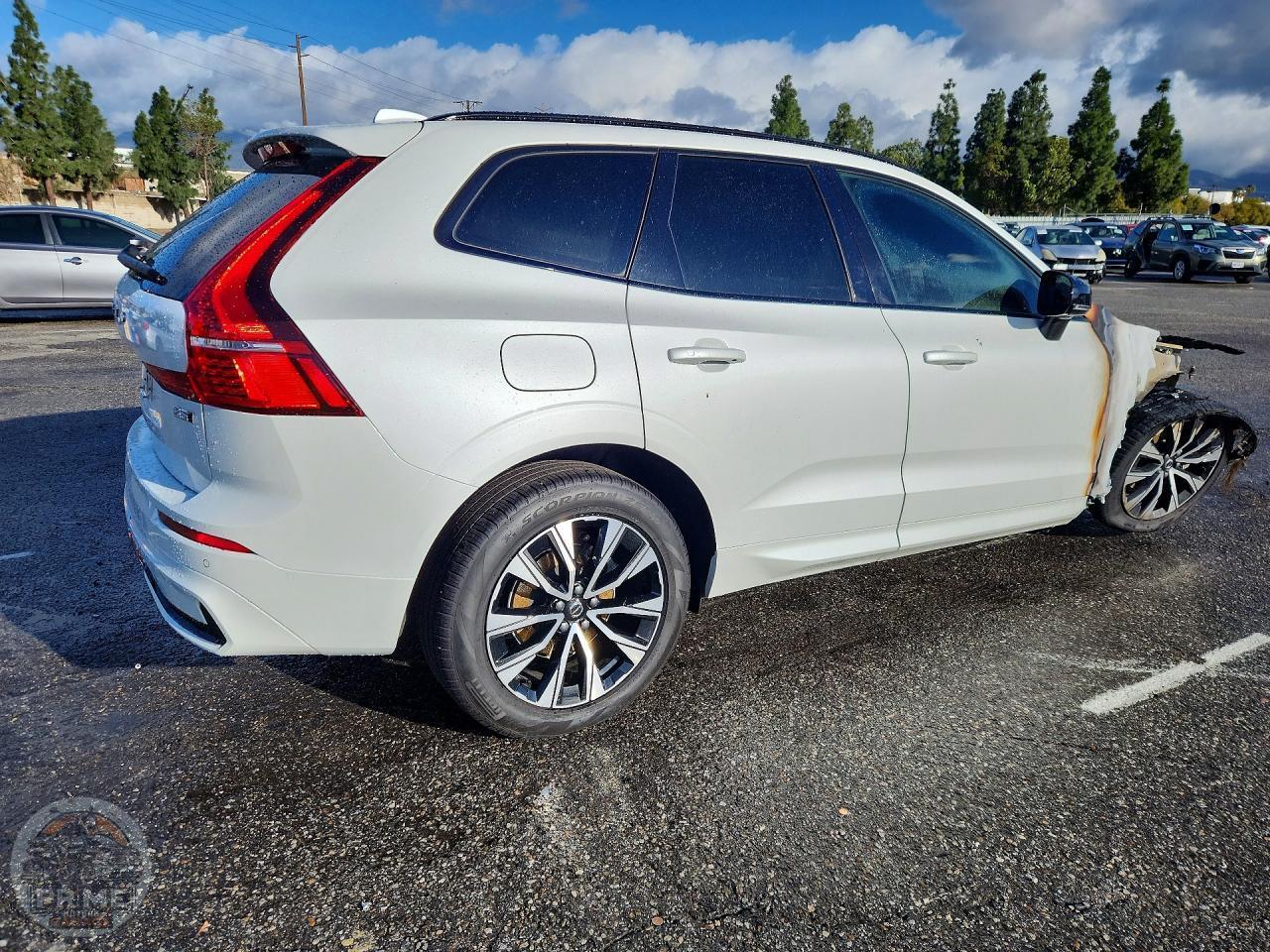 2025 VOLVO XC60 — фото 3