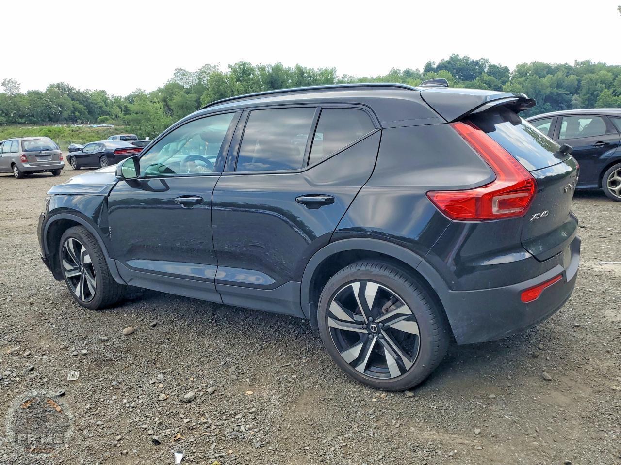 2024 VOLVO XC40 — фото 4
